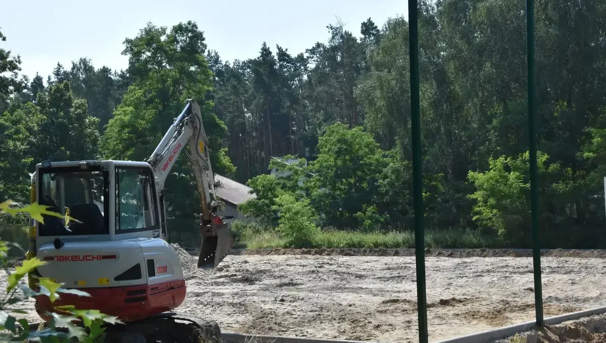 Nowe korty tenisowe w Rogoźnie – inwestycja z dofinansowaniem