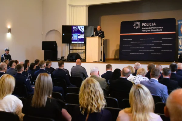 Święto Policji w Objezierzu – podziękowania i awanse dla funkcjonariuszy