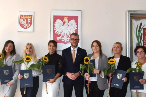 Awans zawodowy nauczycieli z gminy Rogoźno – akty wręczone w urzędzie