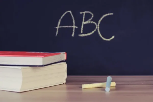 Odbiór podręczników dla klas II i III w Szkole Podstawowej w Obornikach