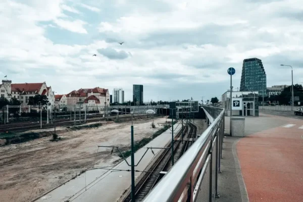 Konferencja na dworcu Oborniki Miasto: koniec modernizacji linii kolejowej Poznań–Piła