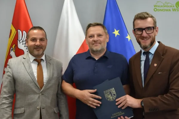 Jaracz: nowe boisko, ogrodzenie i piłkochwyty – umowa podpisana