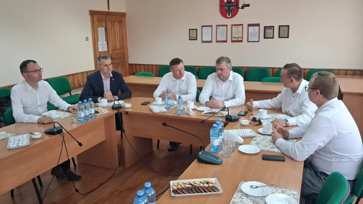 Rozwój infrastruktury i bezpieczeństwo – ważne spotkanie w Ryczywole