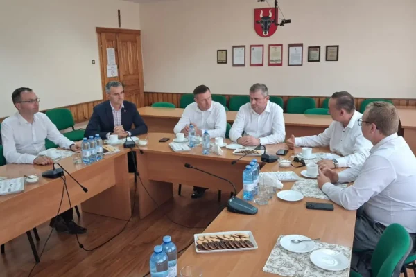 Rozwój infrastruktury i bezpieczeństwo – ważne spotkanie w Ryczywole