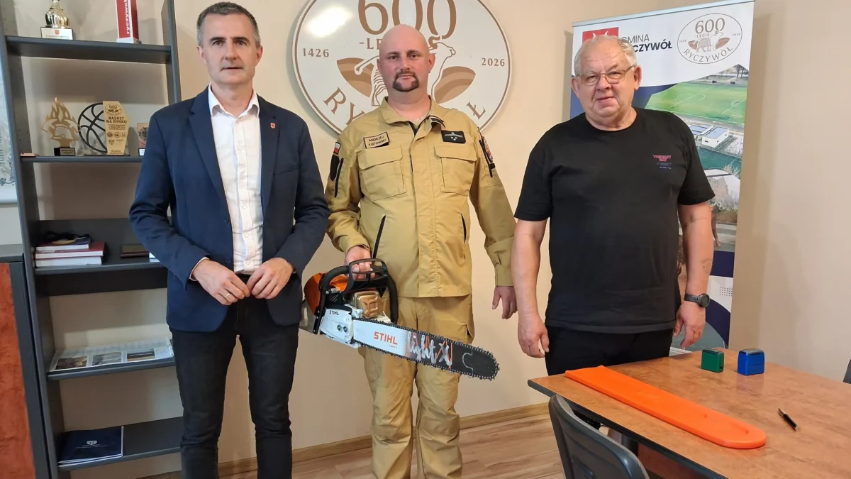Nowa pilarka dla OSP Ryczywół – sprzęt już w jednostce