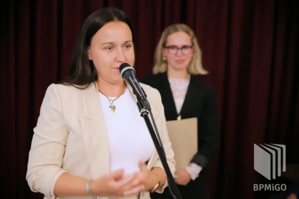 Wernisaż Zofii Siwińskiej w bibliotece w Obornikach – poezja i malarstwo w jednym