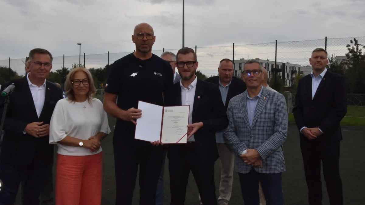 Rogoźno: 483 400 zł na modernizację Orlika przy SP3